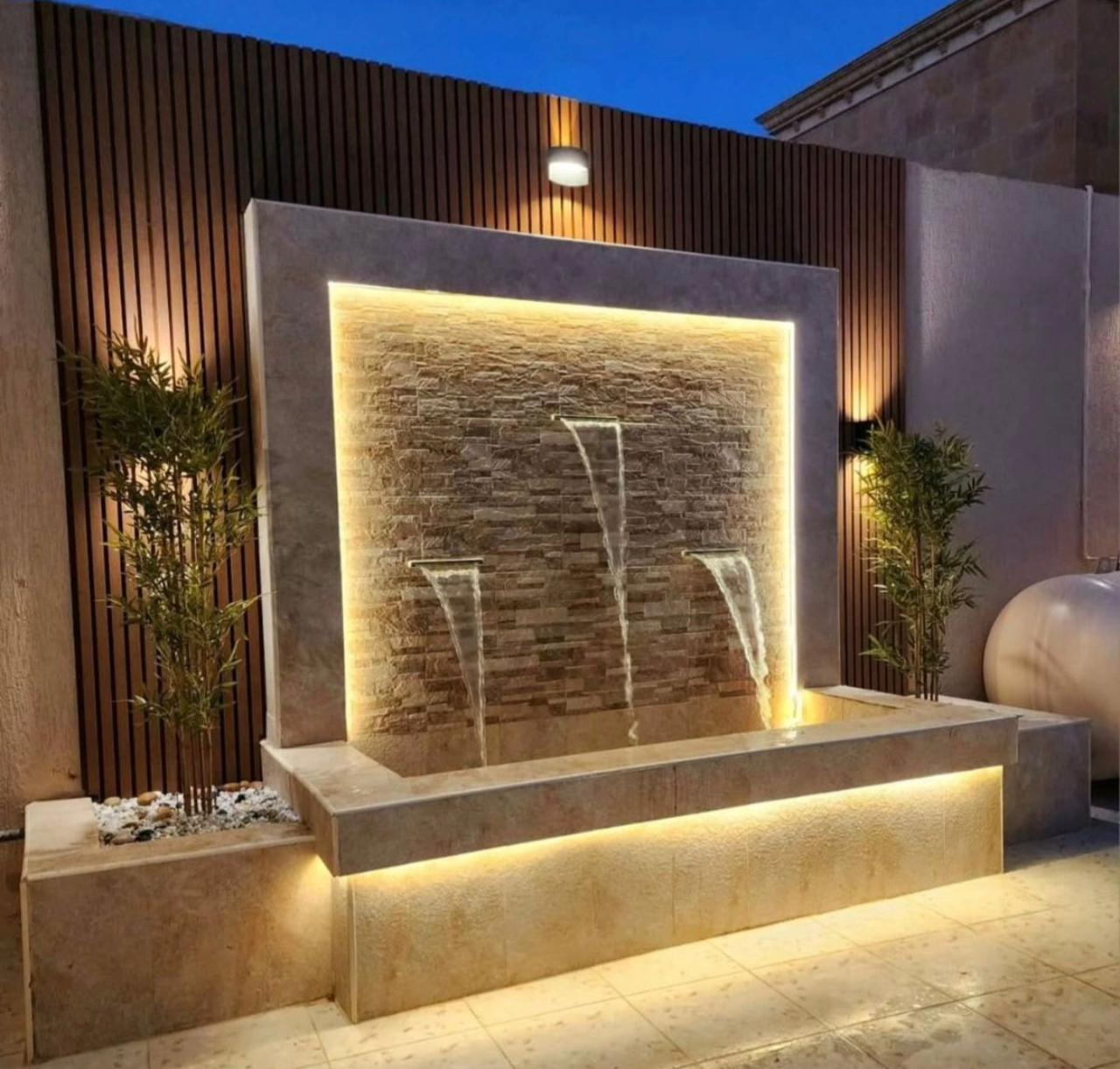 معلم شلالات بالرياض